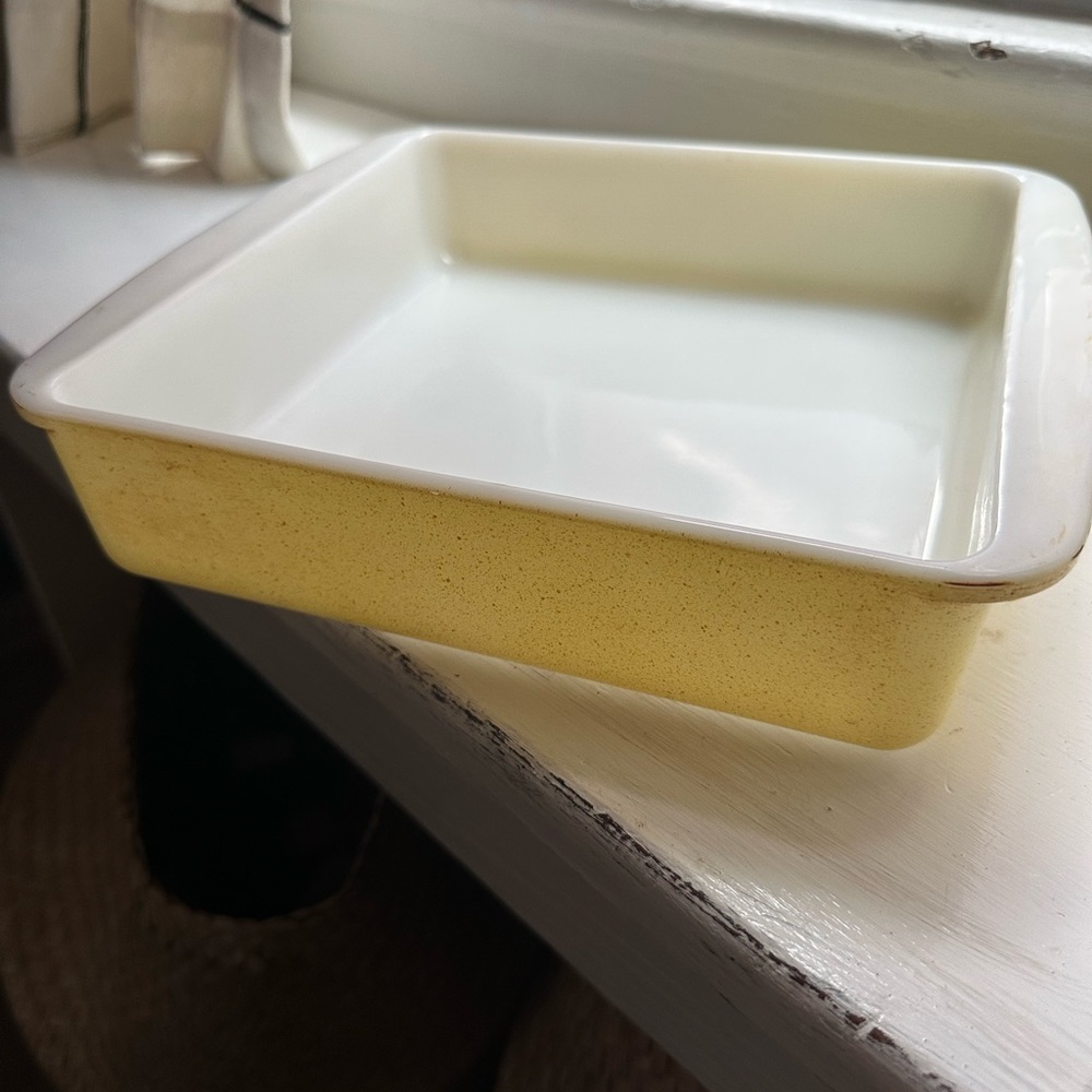 Pyrex Yellow Desert Dawn Baking Dish